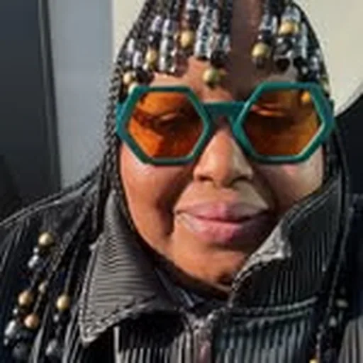 @lakuti_ profile image