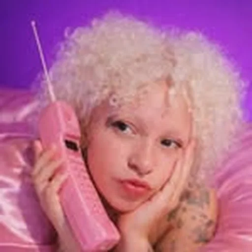 @latinaparanoia profile image