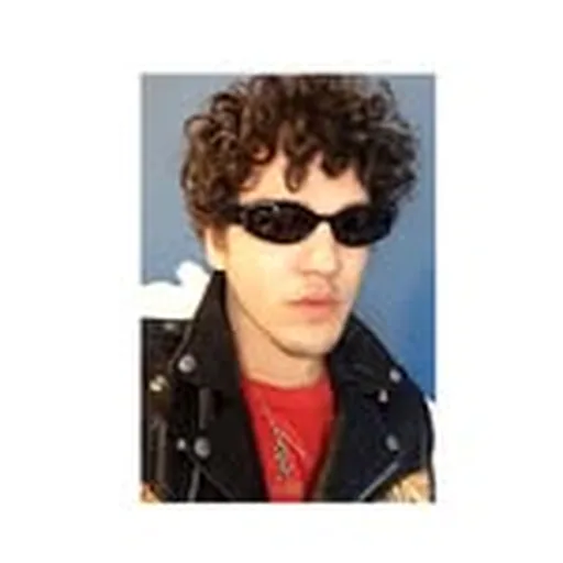 @launeves profile image