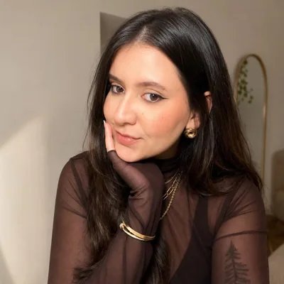 @laurajuliams profile image