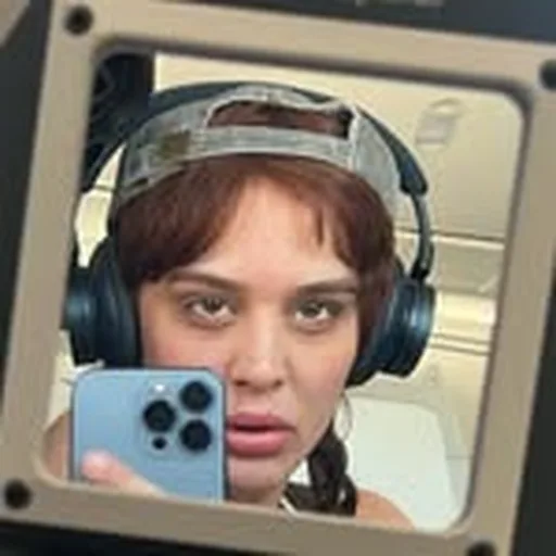 @lauravandall profile image