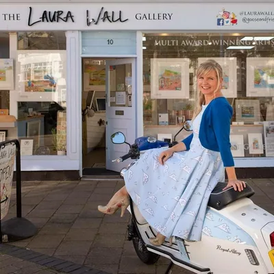 @laurawallartist profile image