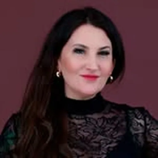 @lauren_cobello profile image