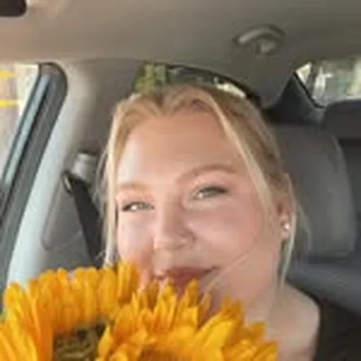 @laurenmaebeauty_ profile image