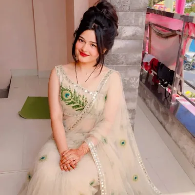 @lavi_blogs_100 profile image