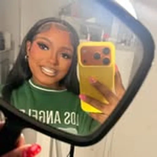@layy2._ profile image