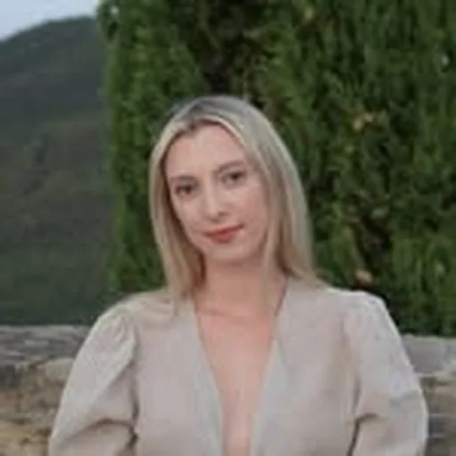 @leadwithzoe profile image
