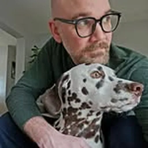 @leecruofficial profile image