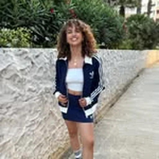 @lena_herh profile image