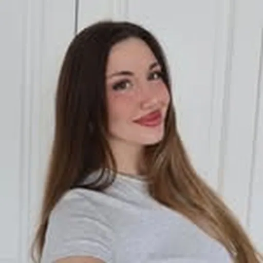@lenaferq profile image