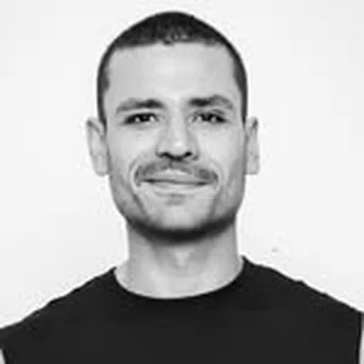 @leom.yoga profile image