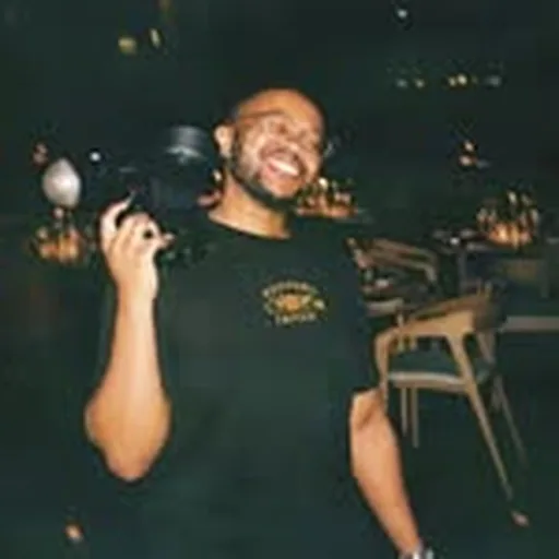 @lerumo_ profile image
