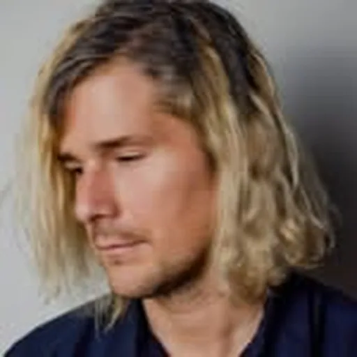 @leyouth profile image