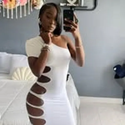 @lianaa.c profile image