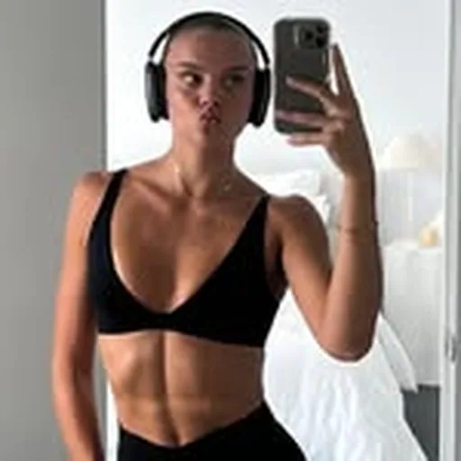 @lilysharp__ profile image