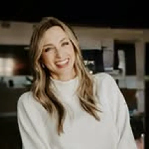@lindseyberteau profile image