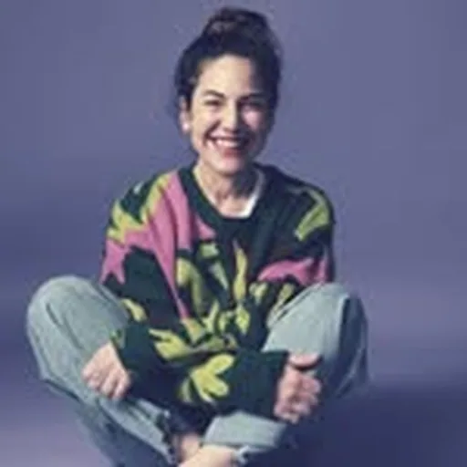 @lindseybyrnes profile image