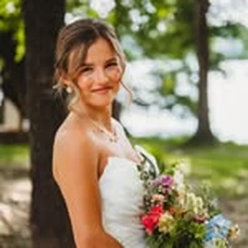 @lindseyelainebanks profile image