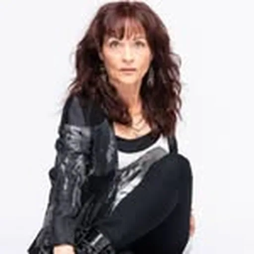 @lisaebeyer profile image