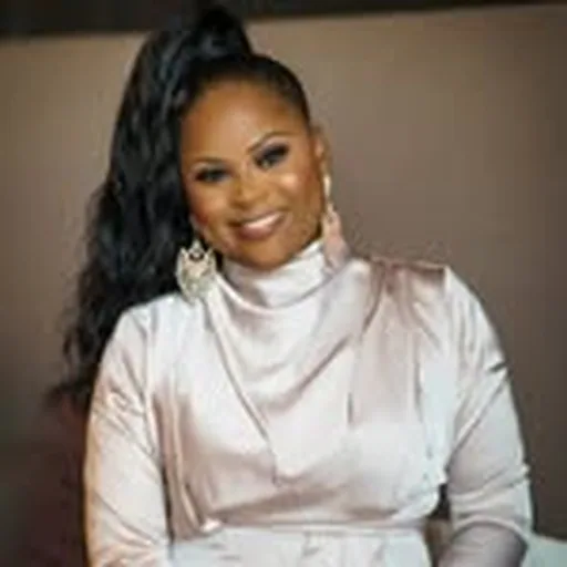 @livingluxuriouslyforless profile image