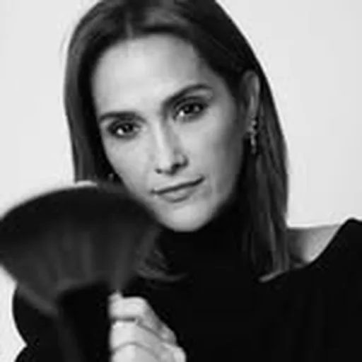 @lizmaya_makeupart profile image