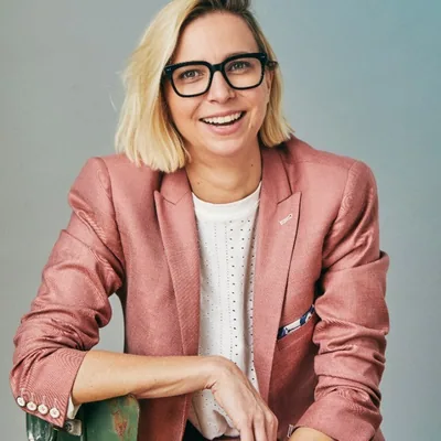 @lizomakeup profile image