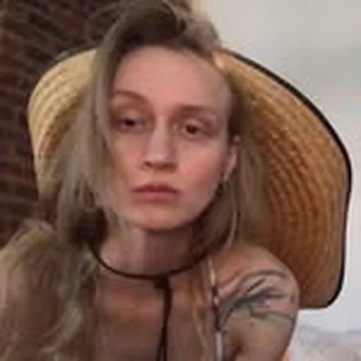 @lizziearneson profile image