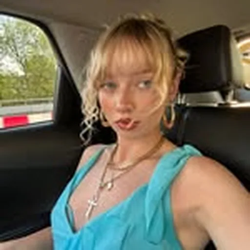 @llolaclark profile image