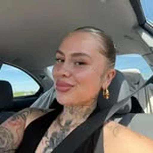 @llucia.ttt profile image