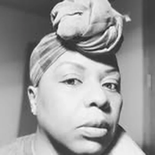 @lolashoneyin profile image