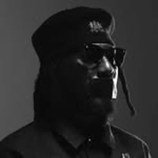 @lou_d_lyons profile image