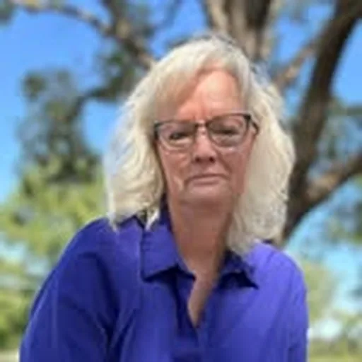 @lowtoxqueen profile image