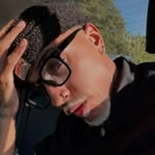 @lucaspettrova_ profile image