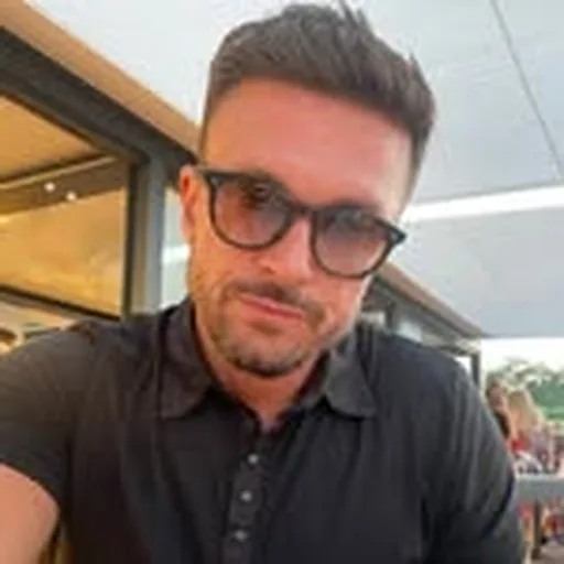@lucastogram profile image