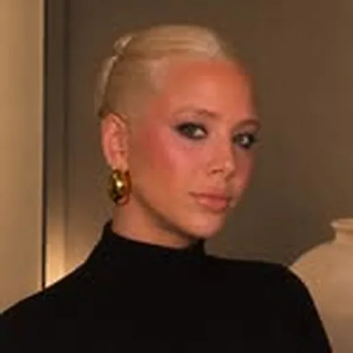 @luisacostamakeup profile image