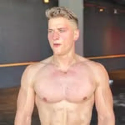 @lukeholbrook_ profile image