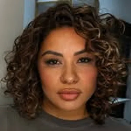 @lumendesmakeup profile image