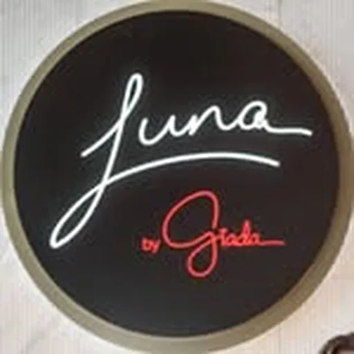 @lunabygiada profile image