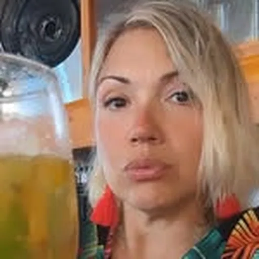 @luzofstellalucchi profile image