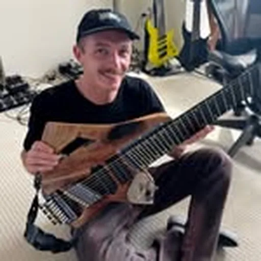 @lz.guitar profile image