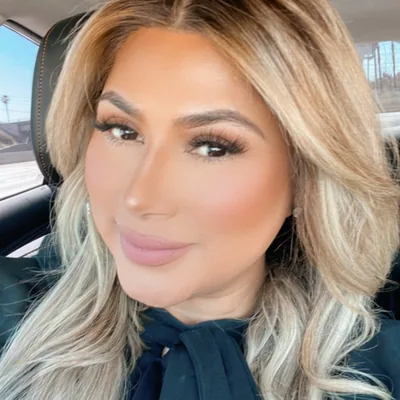 @makeupalex profile image