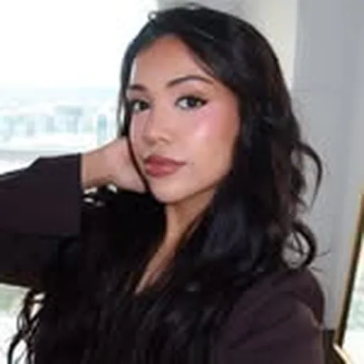 @makeupbyaishaz profile image