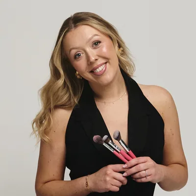 @makeupbytayloruk profile image