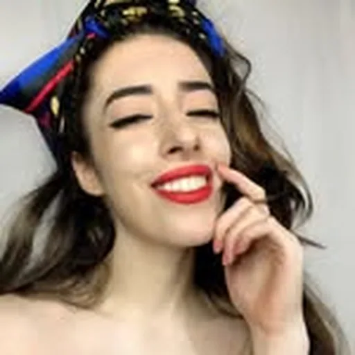 @makeupmullins profile image