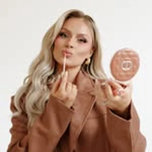 @makeupwithmeganb profile image