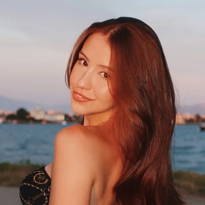 @maluneveess profile image