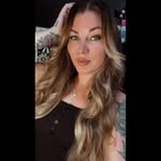 @manesby_hayley profile image
