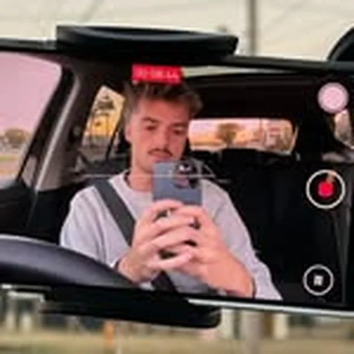 @maxlaulom profile image