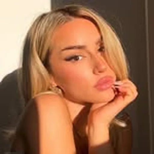 @melisabella profile image