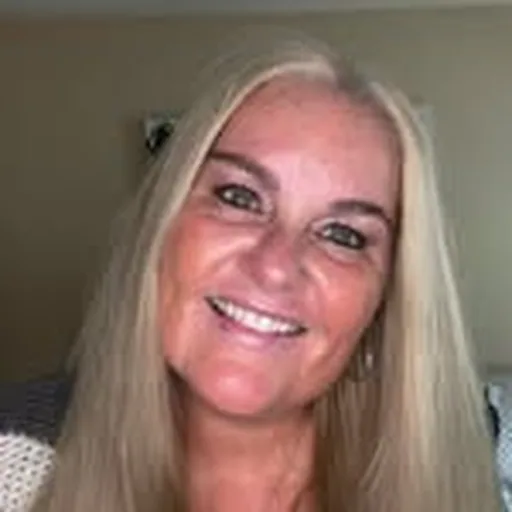 @midlifelifestyle profile image